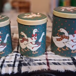 Holiday Goose Tin Set - Green and Red